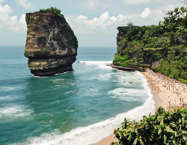 Pesona Uluwatu Pantai: Keindahan Alam dan Tempat Bersejarah