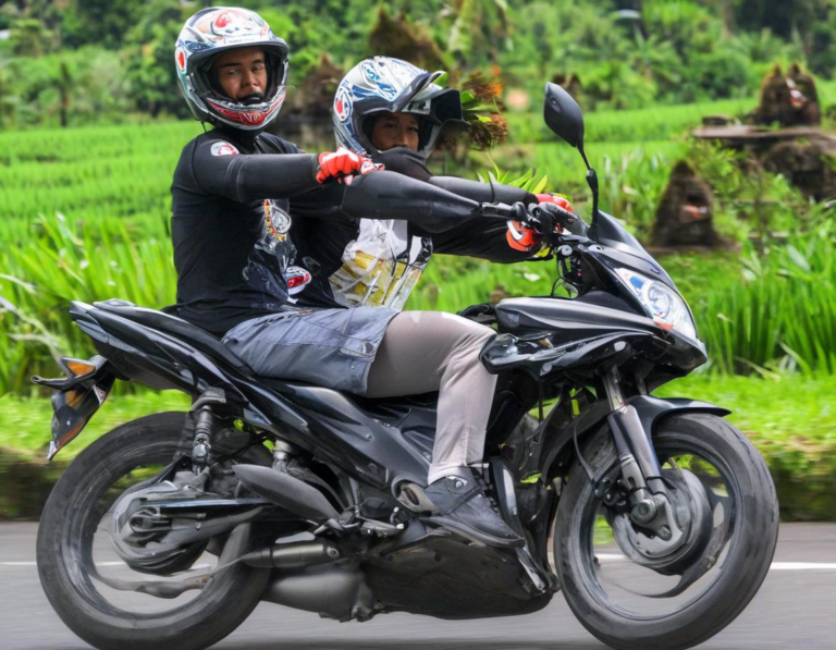 Tips Berkendara Motor di Bali