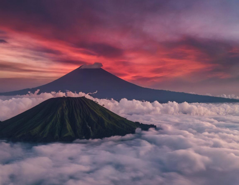 <strong>2. Menjelajahi Gunung Berapi di Bali: Keindahan Alam yang Menakjubkan</strong>