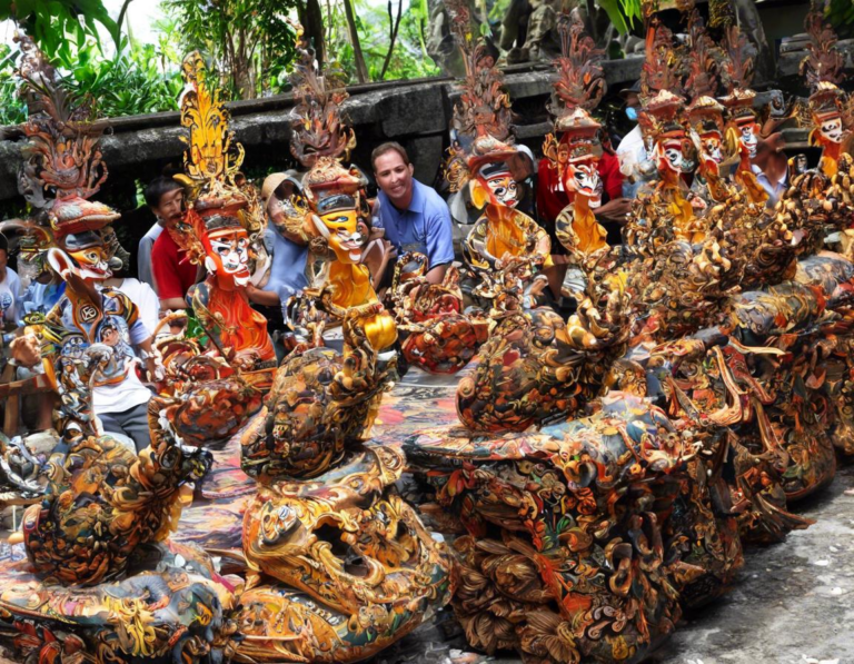 <strong>Exploring Traditional Balinese Arts:</strong>