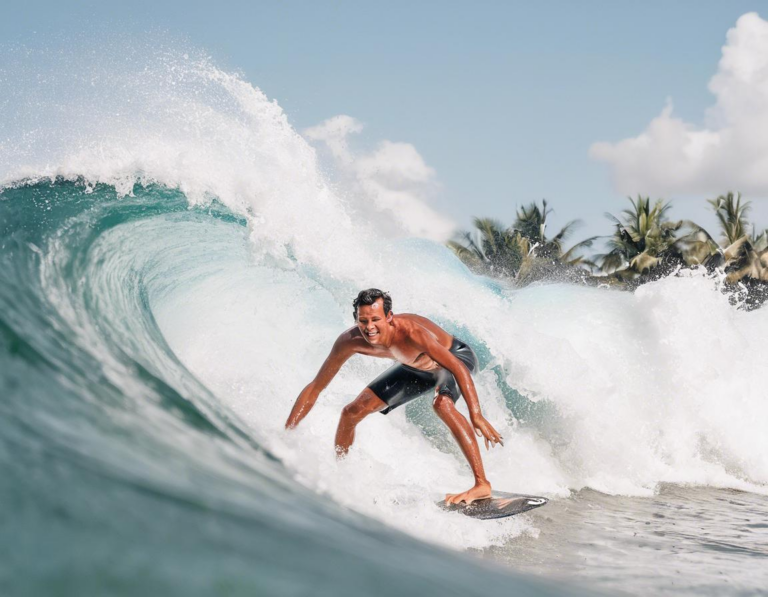 <strong>Surfing Paradise: Catching Waves in Canggu</strong>